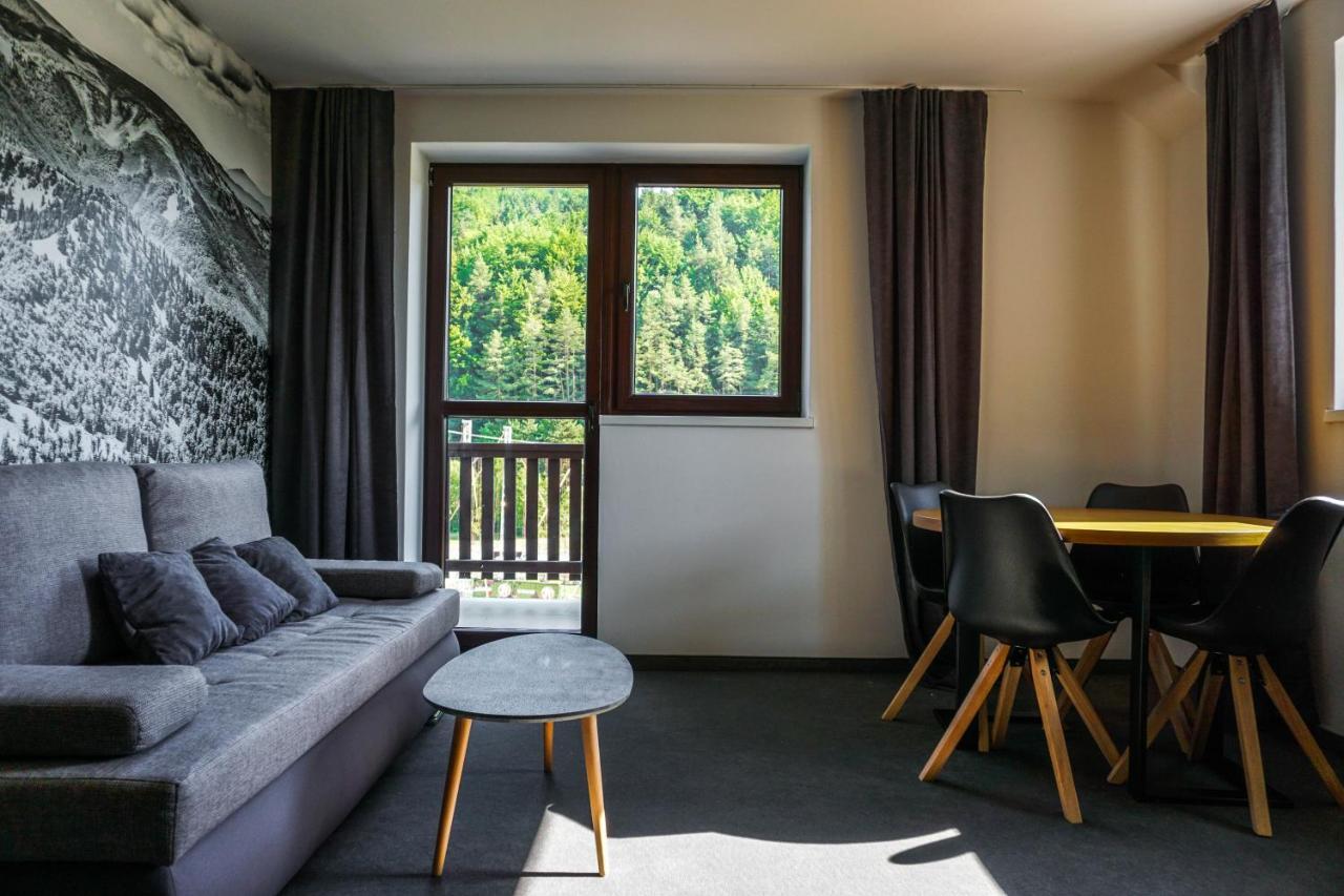 Apartmány GOLF&SKI Valča Exterior foto