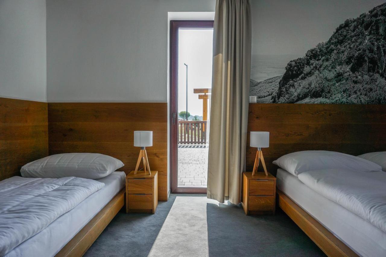Apartmány GOLF&SKI Valča Exterior foto