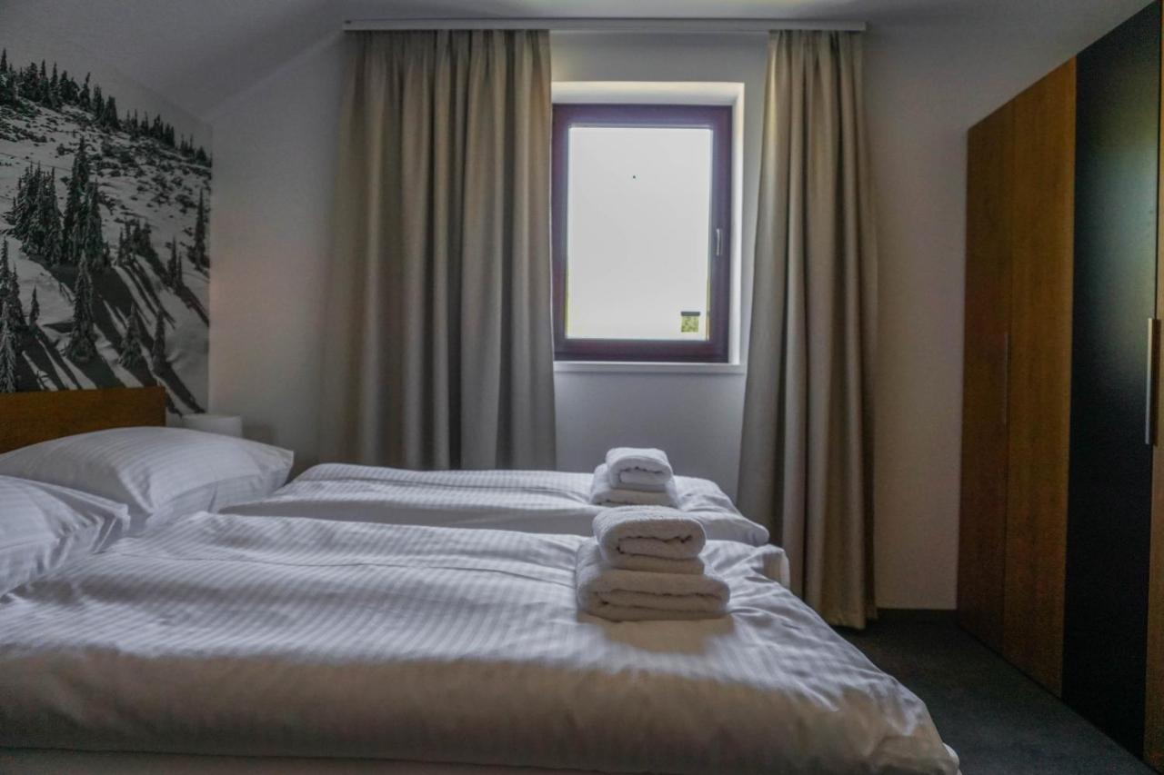 Apartmány GOLF&SKI Valča Exterior foto